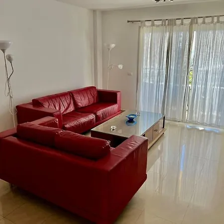 Апартаменты Sun Paradise Beach, Wifi, Sea Views, And Pool *