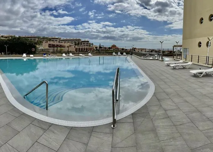 Sun Paradise Beach, Wifi, Sea Views, And Pool *